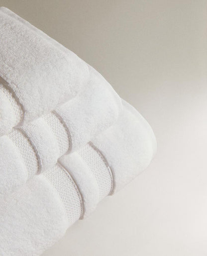 EXTRA SOFT DOUBLE BORDER BATH TOWEL