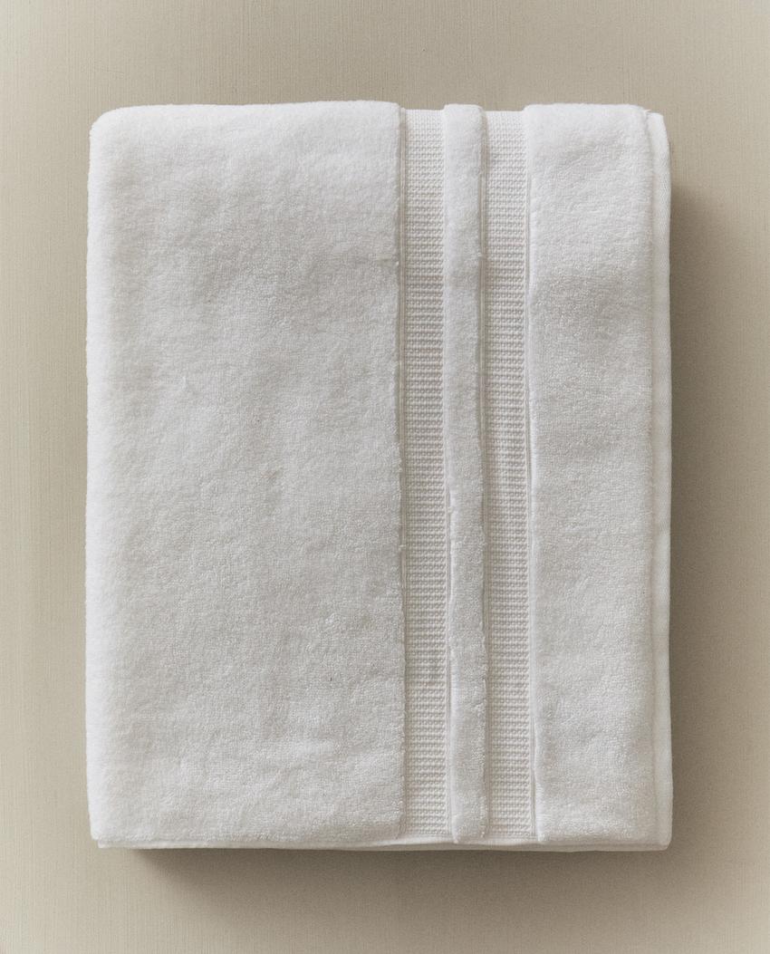EXTRA SOFT DOUBLE BORDER BATH TOWEL
