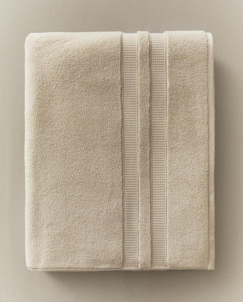 EXTRA SOFT DOUBLE BORDER BATH TOWEL