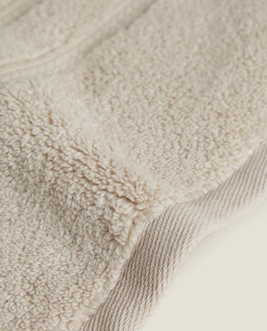 EXTRA SOFT DOUBLE BORDER BATH TOWEL